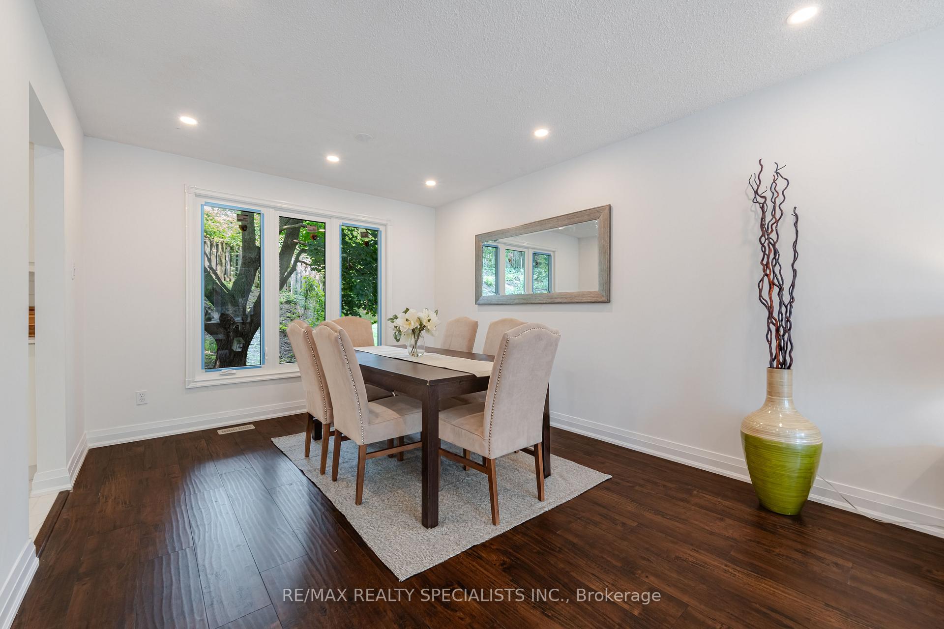 Photo 11 of 15 Woodridge Drive, Guelph, Willow West/Sugarbush/West Acres — HOMEH