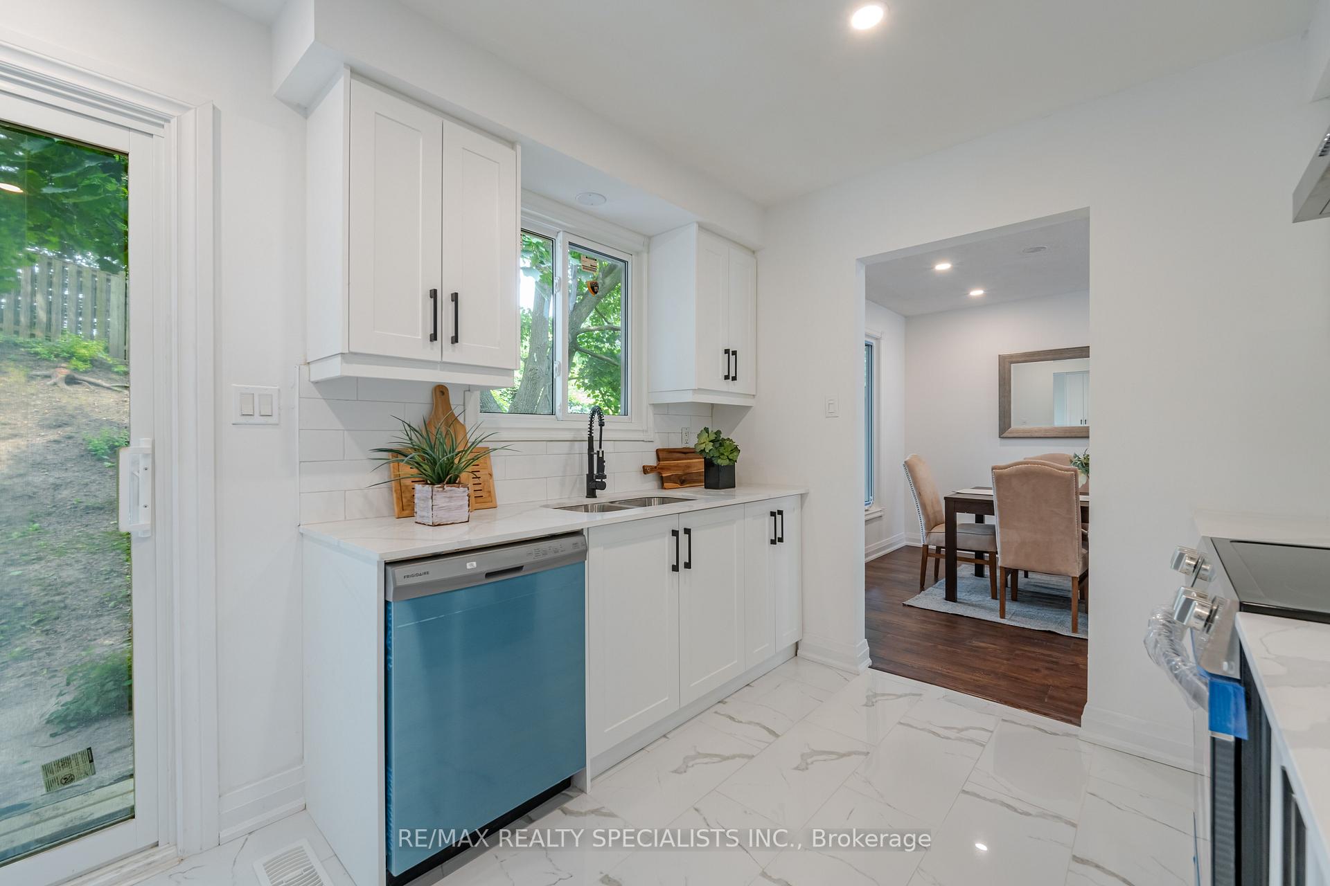 Photo 15 of 15 Woodridge Drive, Guelph, Willow West/Sugarbush/West Acres — HOMEH