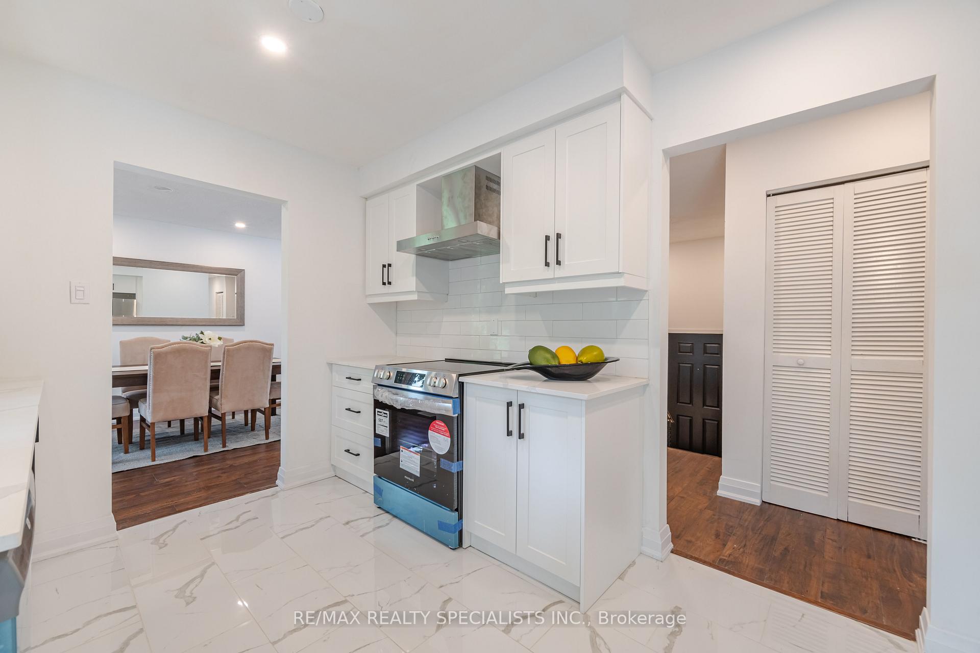 Photo 16 of 15 Woodridge Drive, Guelph, Willow West/Sugarbush/West Acres — HOMEH