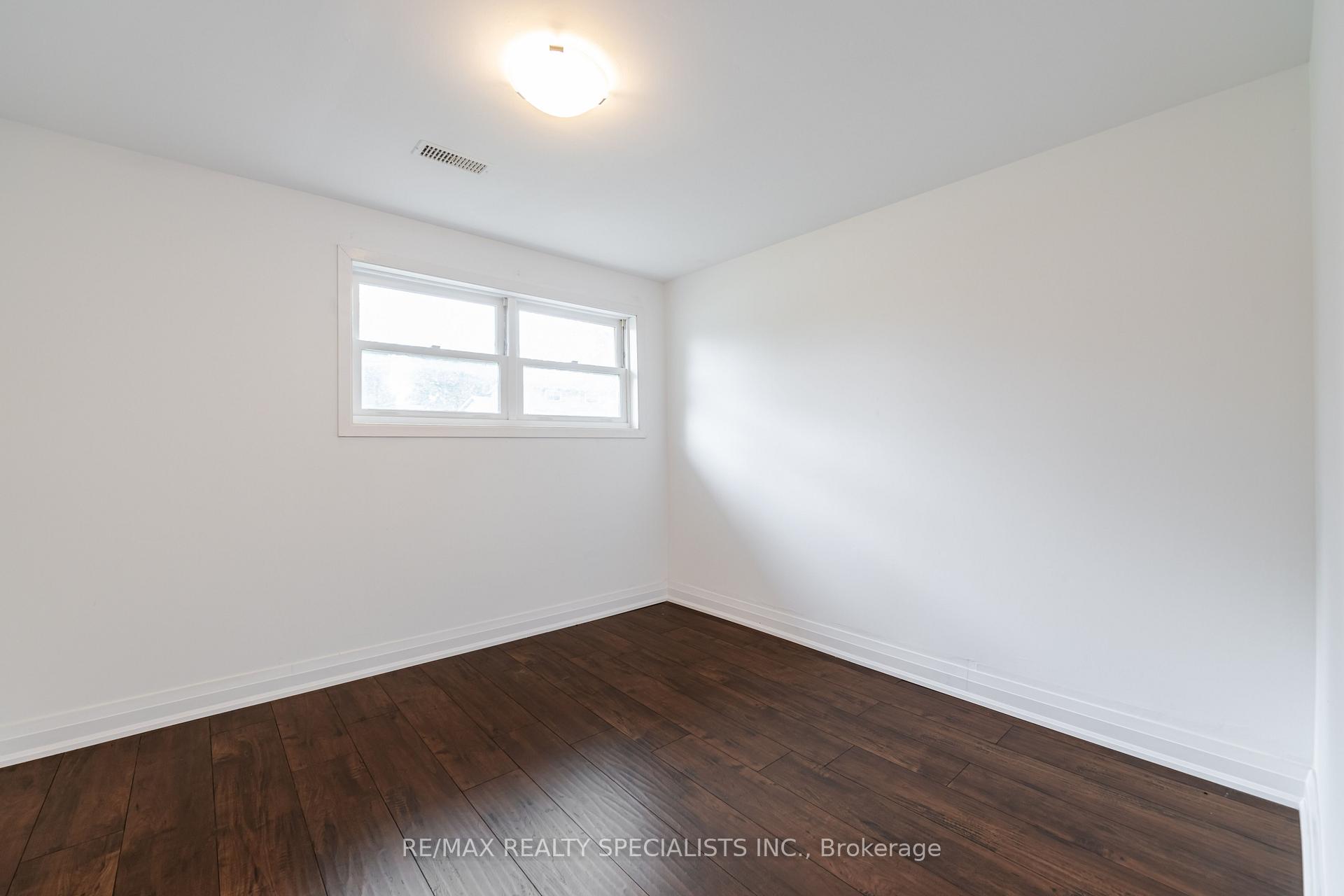 Photo 31 of 15 Woodridge Drive, Guelph, Willow West/Sugarbush/West Acres — HOMEH