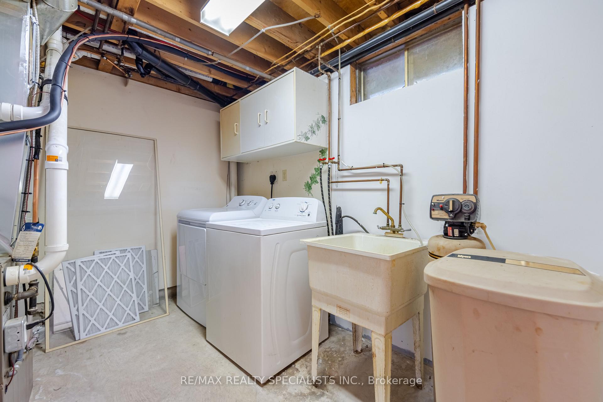 Photo 34 of 15 Woodridge Drive, Guelph, Willow West/Sugarbush/West Acres — HOMEH