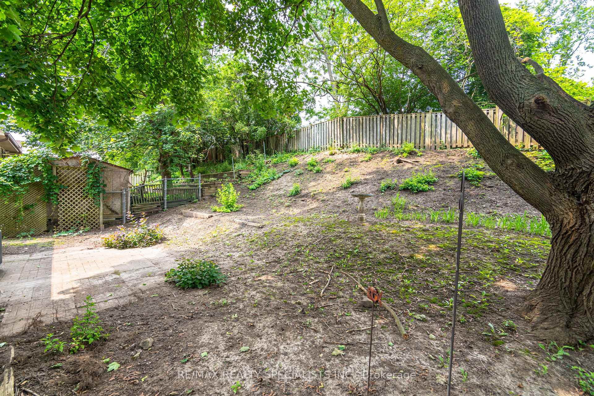 Photo 35 of 15 Woodridge Drive, Guelph, Willow West/Sugarbush/West Acres — HOMEH