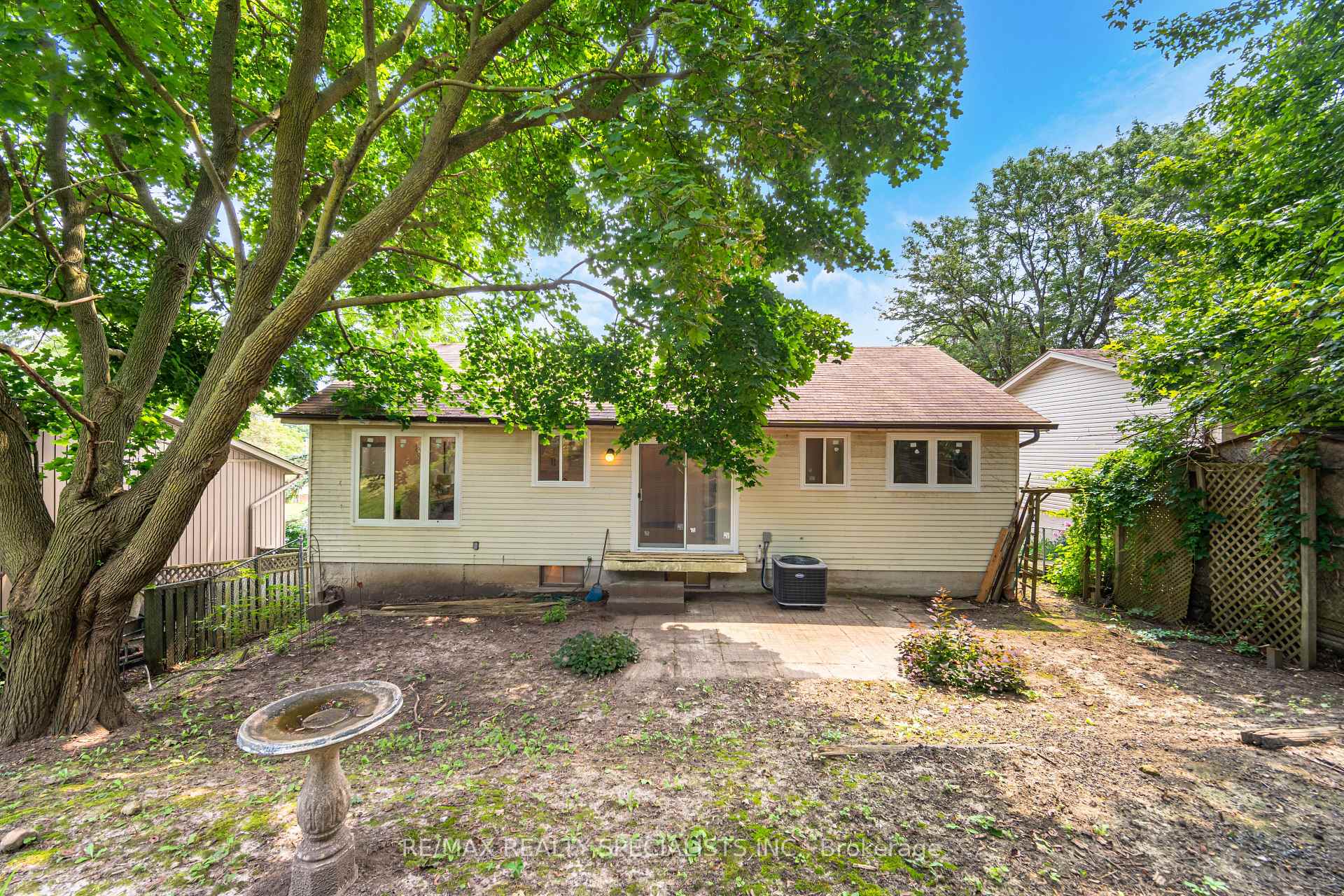 Photo 37 of 15 Woodridge Drive, Guelph, Willow West/Sugarbush/West Acres — HOMEH