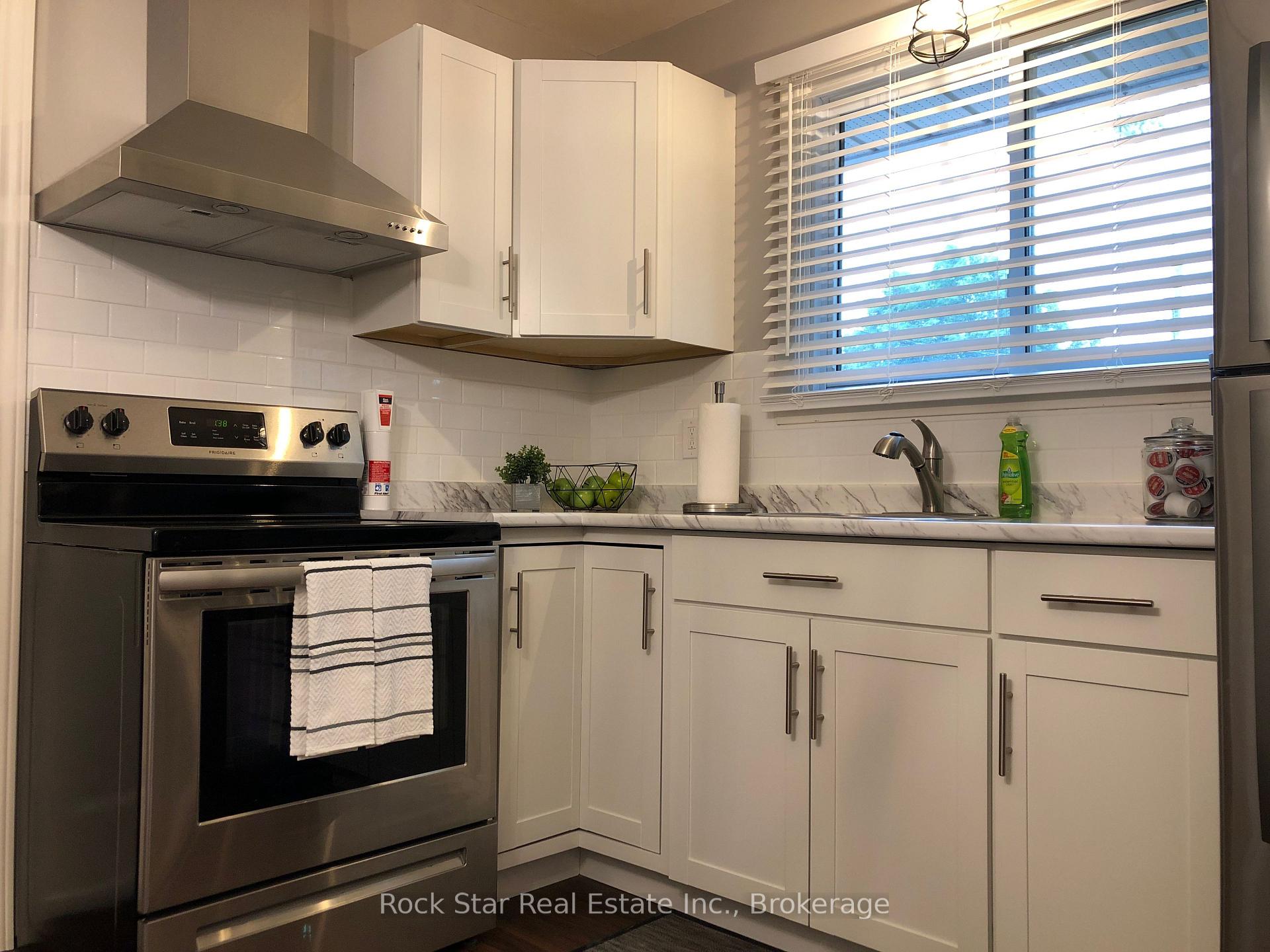 Photo 2 of 50 Thorncliffe Drive, Belleville, Belleville Ward — HOMEH