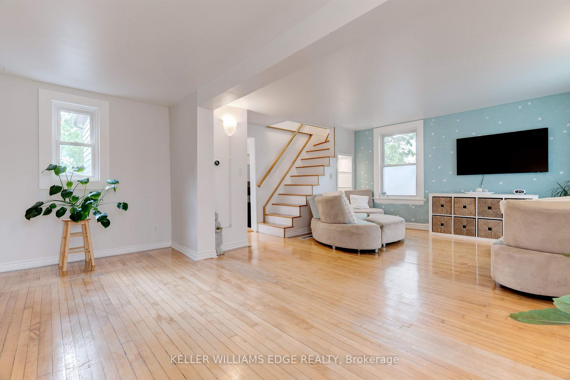 Photo 4 of 3038 Binbrook Road, Hamilton, Binbrook — HOMEH