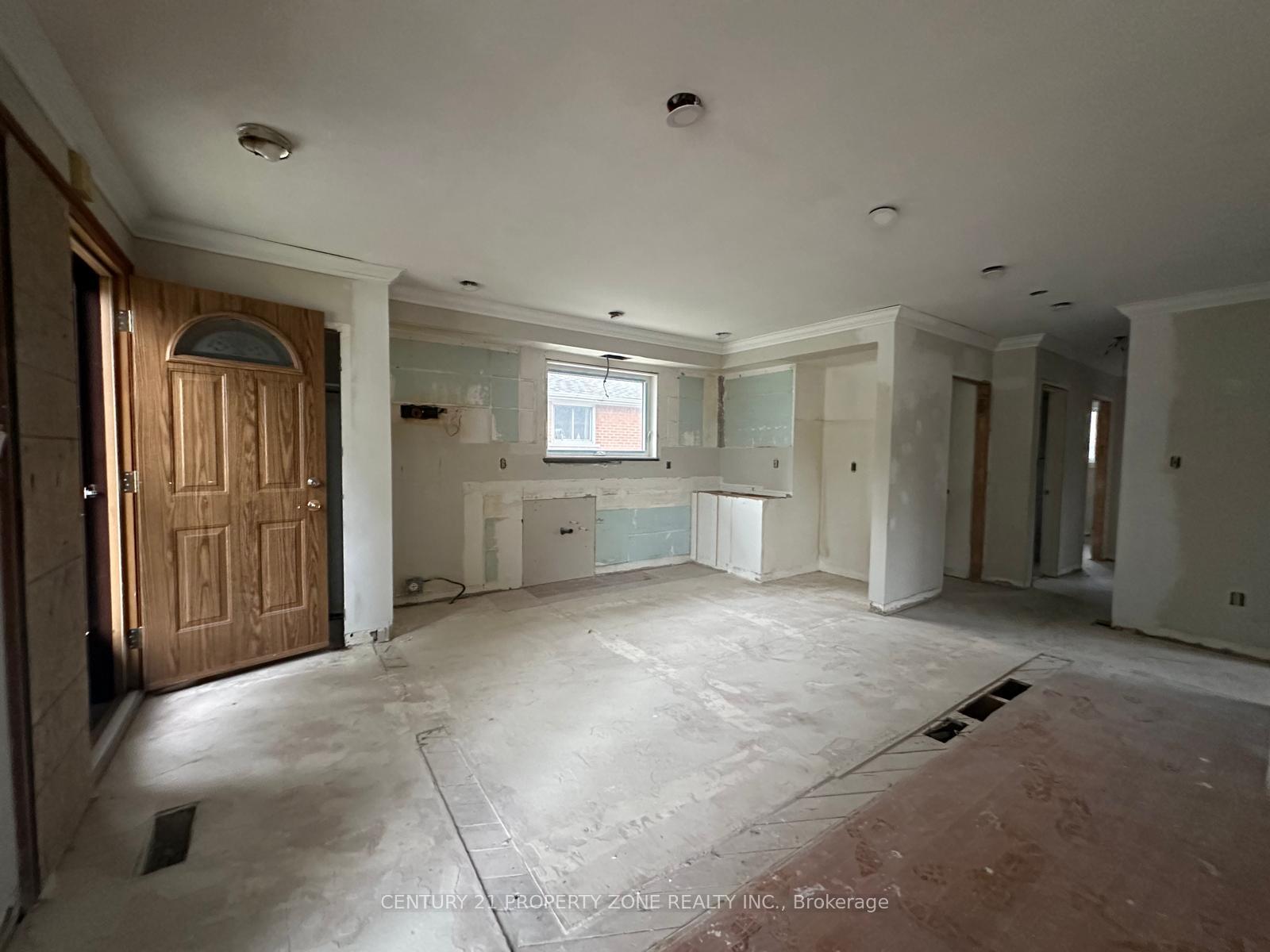 Photo 4 of 237 Fernwood Crescent, Hamilton, Hampton Heights — HOMEH