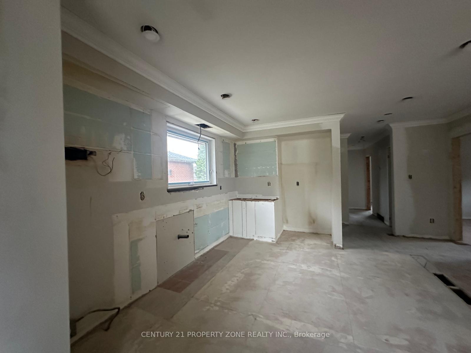 Photo 5 of 237 Fernwood Crescent, Hamilton, Hampton Heights — HOMEH