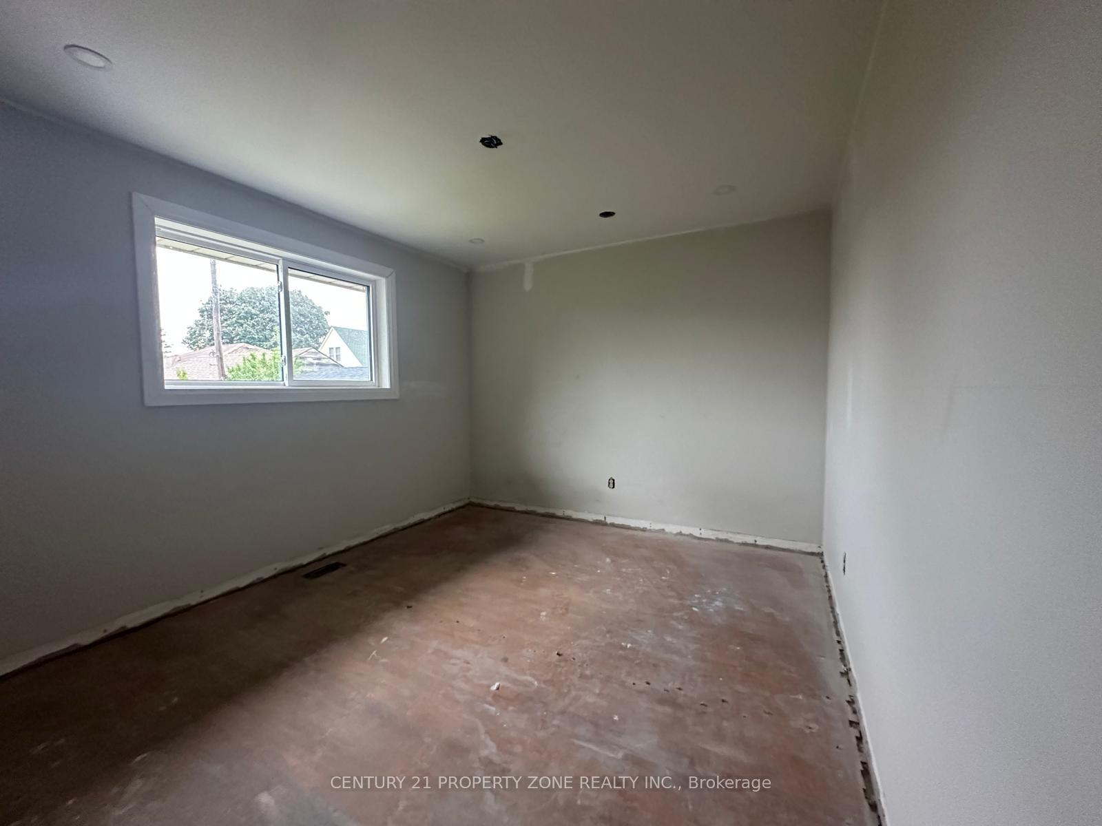 Photo 7 of 237 Fernwood Crescent, Hamilton, Hampton Heights — HOMEH