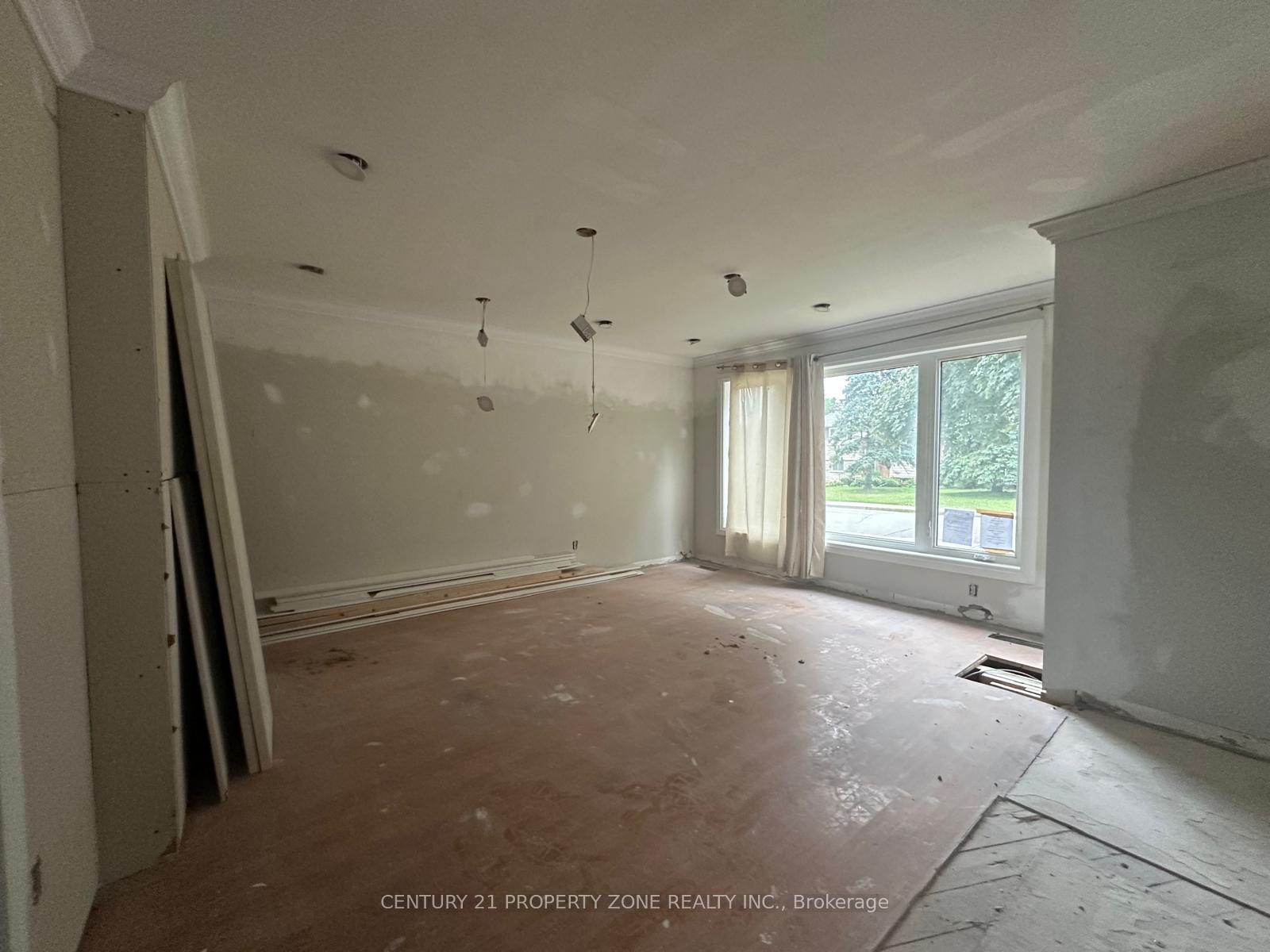 Photo 12 of 237 Fernwood Crescent, Hamilton, Hampton Heights — HOMEH