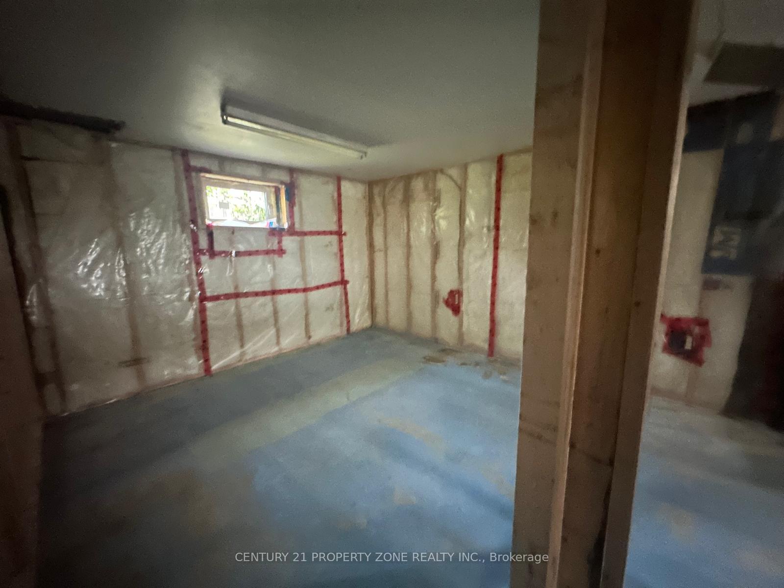 Photo 13 of 237 Fernwood Crescent, Hamilton, Hampton Heights — HOMEH