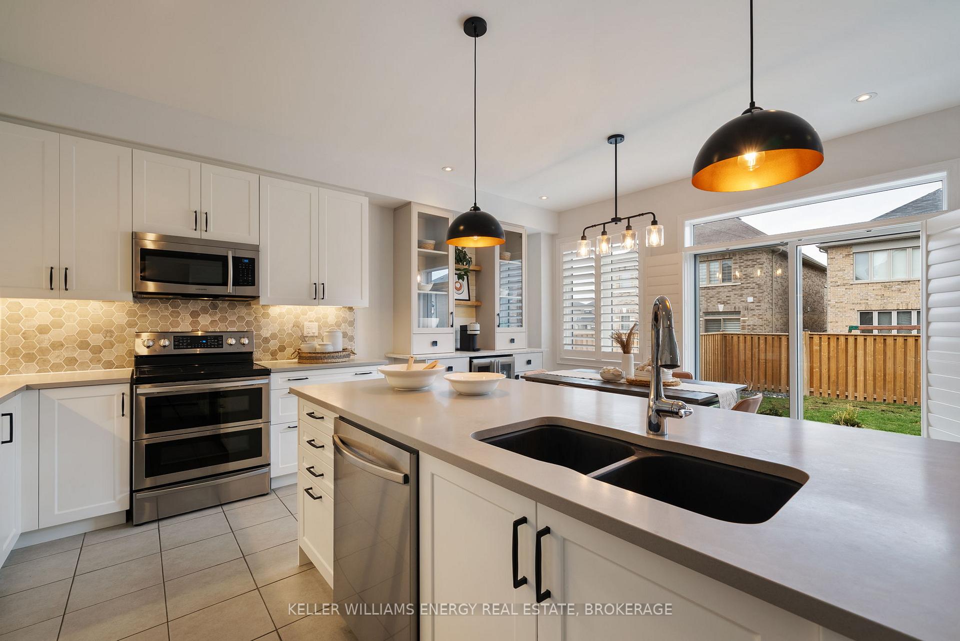Photo 9 of 176 Mcphail Avenue, Clarington, Bowmanville — HOMEH