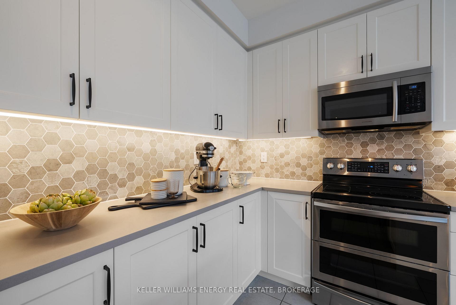 Photo 10 of 176 Mcphail Avenue, Clarington, Bowmanville — HOMEH