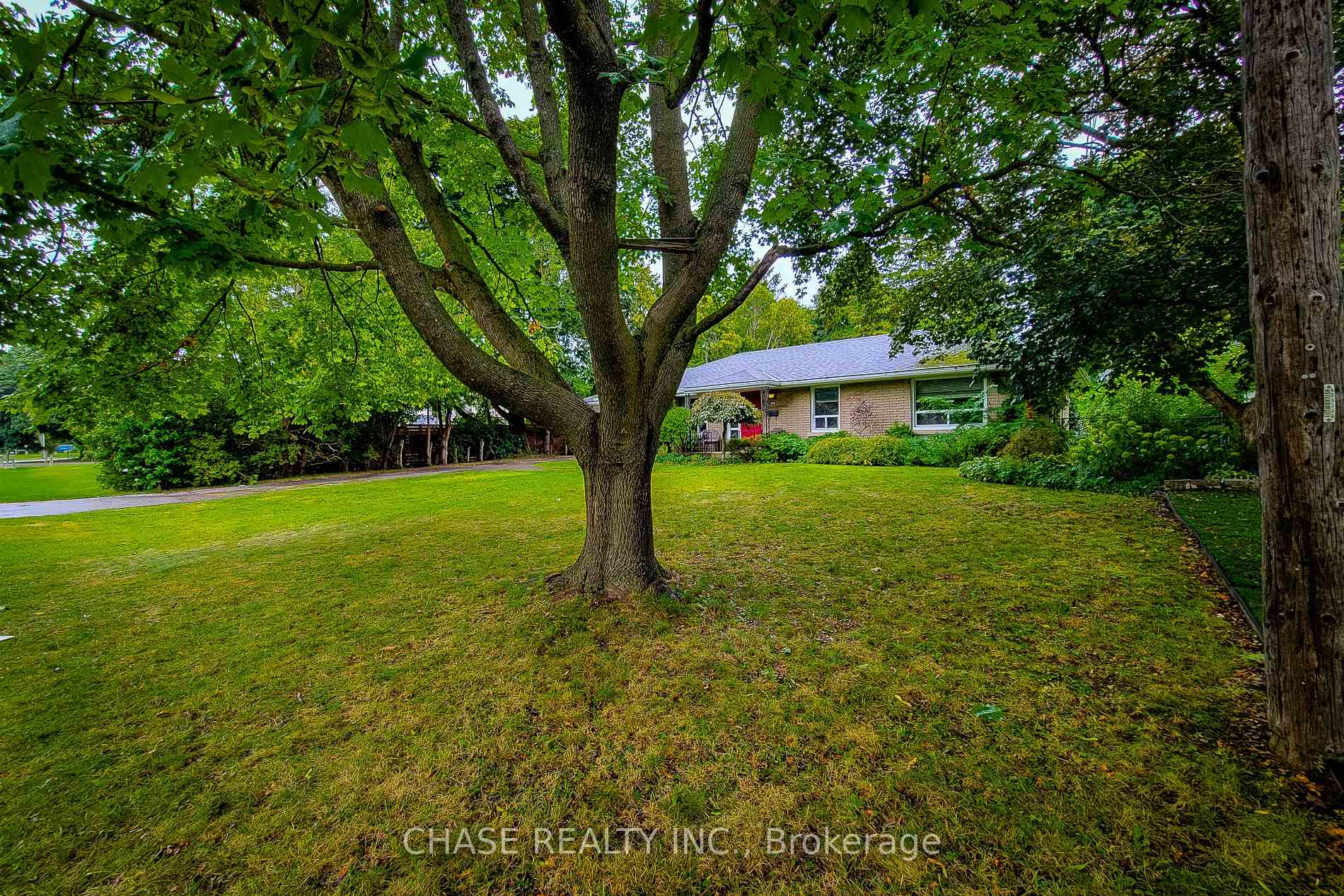Photo 5 of 371 Robina Road, Hamilton, Ancaster — HOMEH