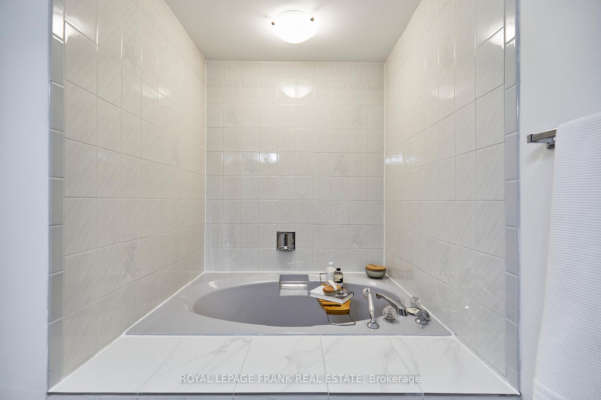 Photo 23 of 13 Newport Avenue, Clarington, Courtice — HOMEH