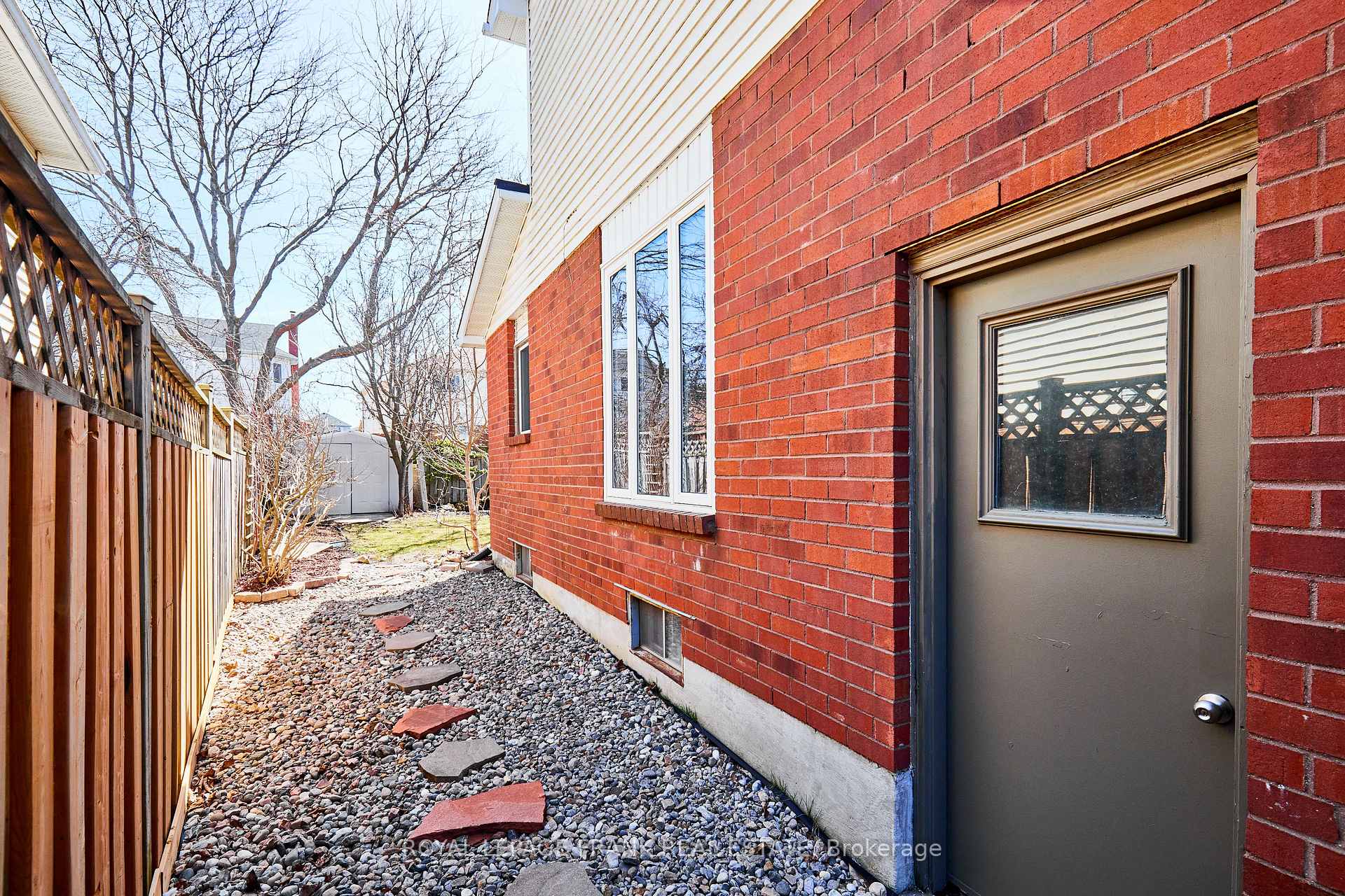 Photo 40 of 13 Newport Avenue, Clarington, Courtice — HOMEH