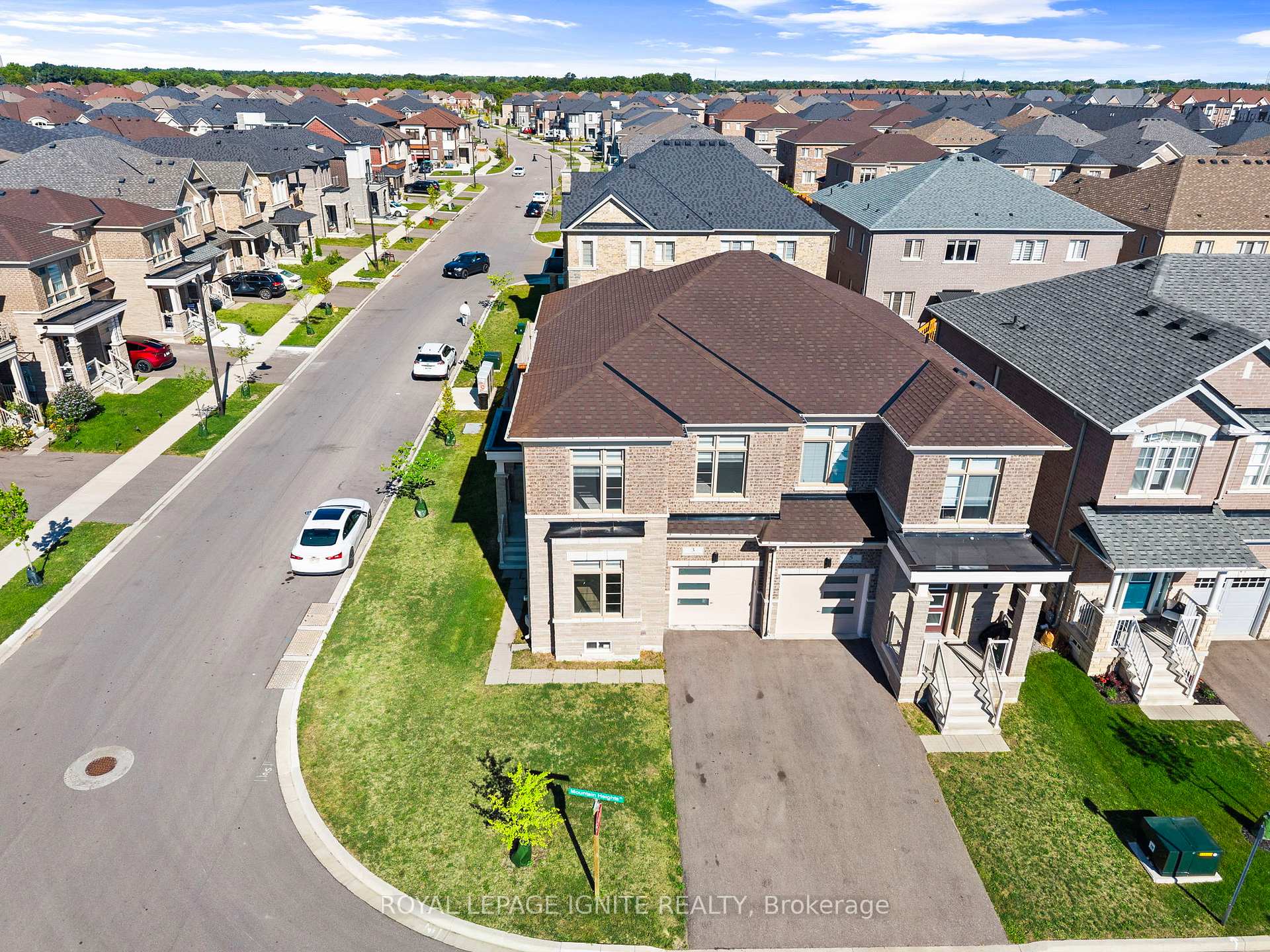 Photo 1 of 3 Mountain Heights Place, Hamilton, Waterdown — HOMEH