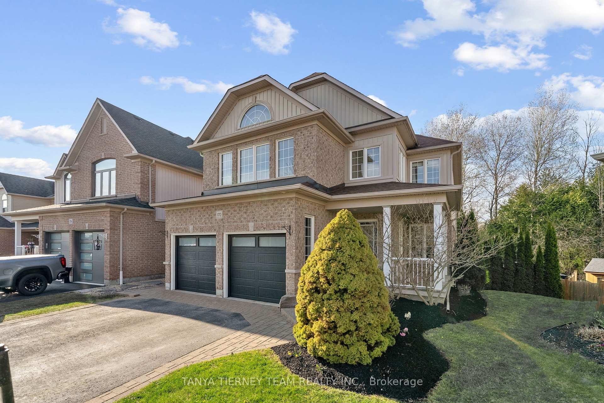 Photo 2 of 170 Sleeman Square, Clarington, Courtice — HOMEH