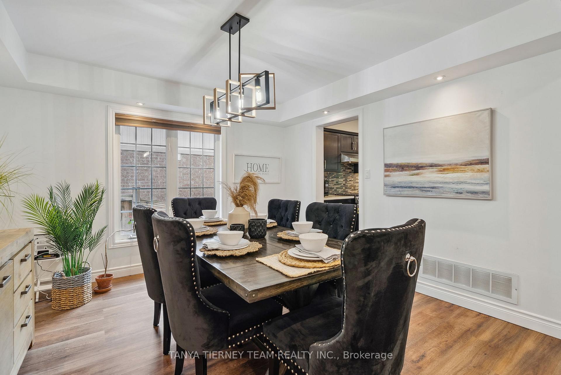 Photo 10 of 170 Sleeman Square, Clarington, Courtice — HOMEH