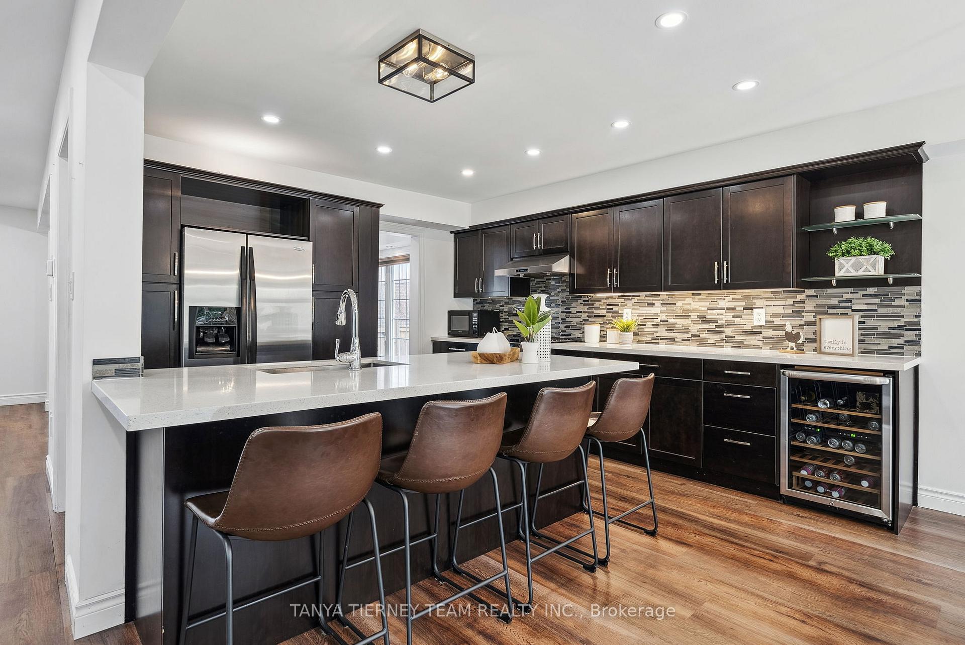 Photo 11 of 170 Sleeman Square, Clarington, Courtice — HOMEH