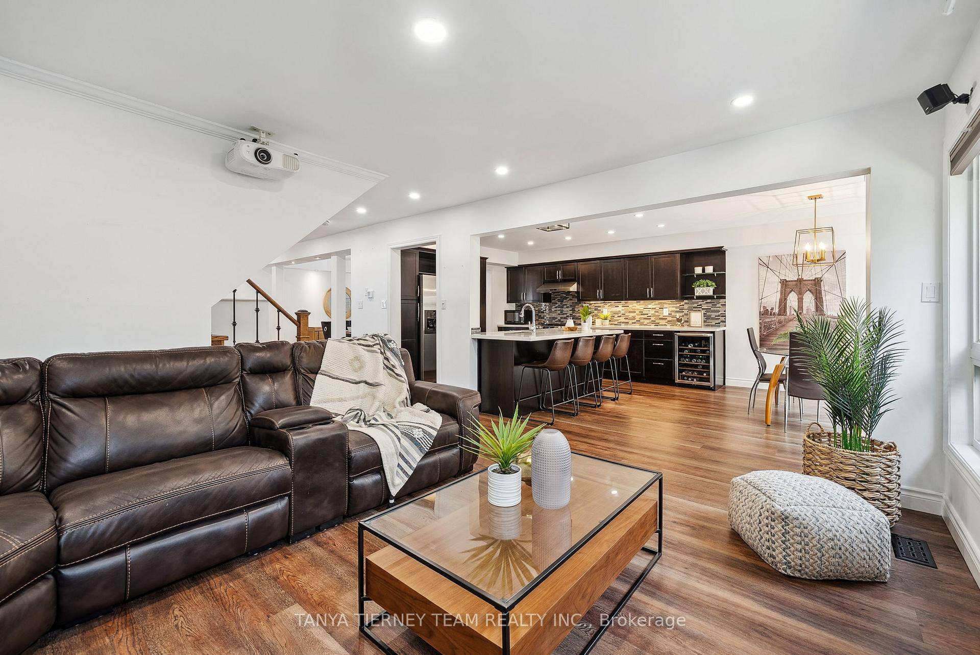 Photo 17 of 170 Sleeman Square, Clarington, Courtice — HOMEH