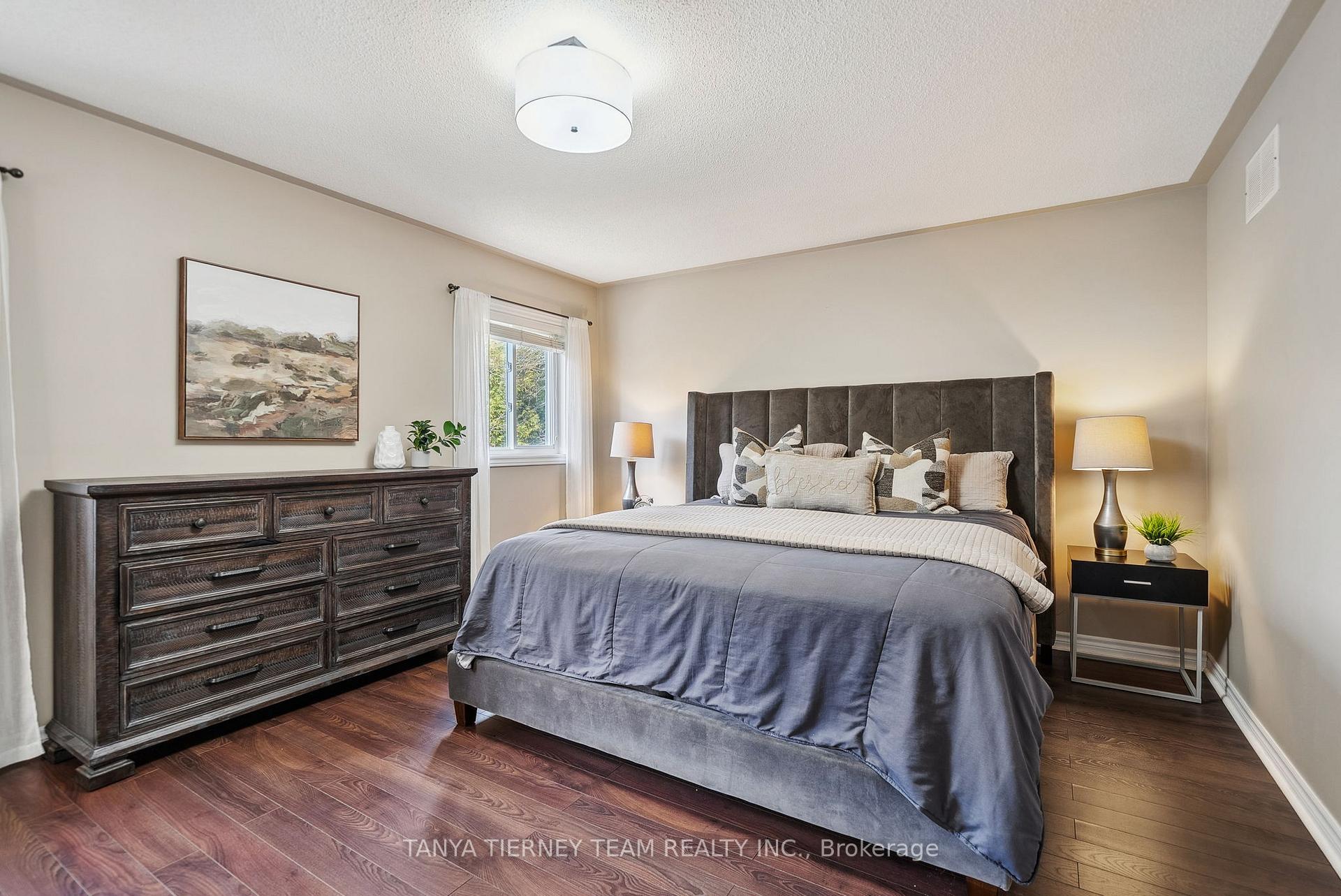Photo 20 of 170 Sleeman Square, Clarington, Courtice — HOMEH
