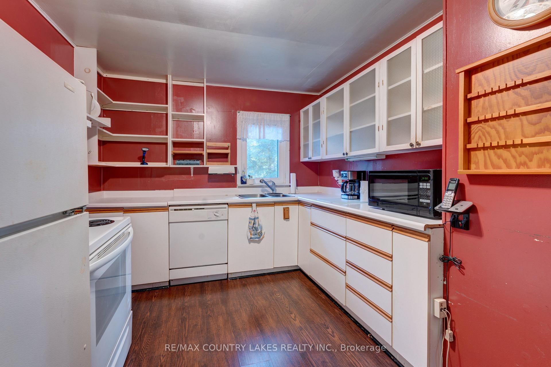 Photo 5 of 446 Main Street E, Brock, Beaverton — HOMEH
