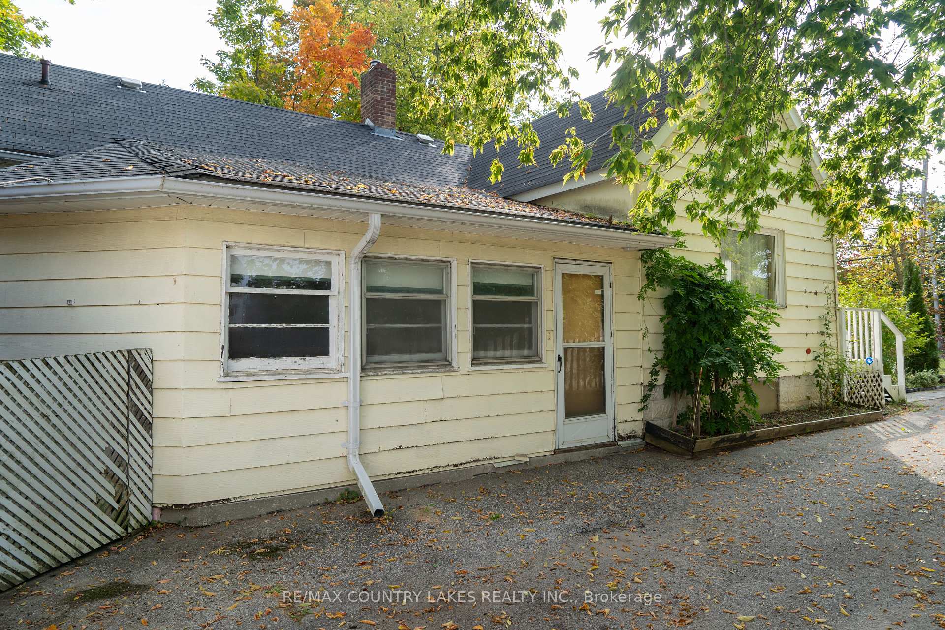 Photo 22 of 446 Main Street E, Brock, Beaverton — HOMEH