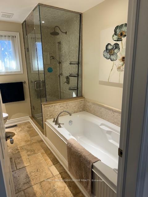Photo 8 of 148 Ellwood Drive, Caledon, Bolton East — HOMEH