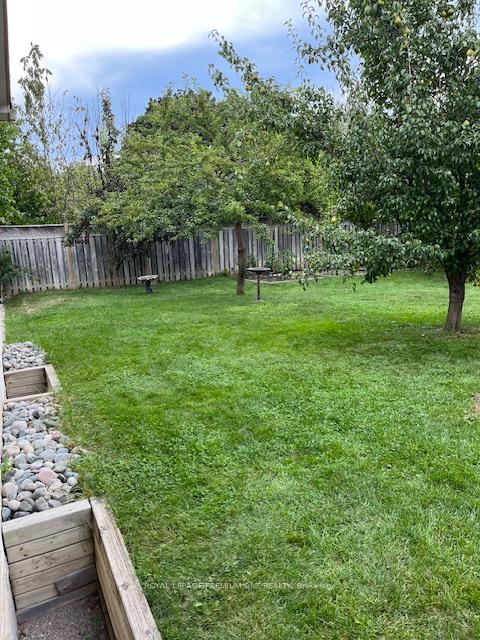 Photo 32 of 148 Ellwood Drive, Caledon, Bolton East — HOMEH