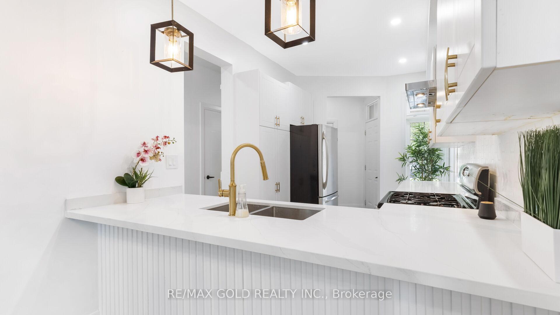 Photo 17 of 30 Sunnycroft Court, Hamilton, Waterdown — HOMEH