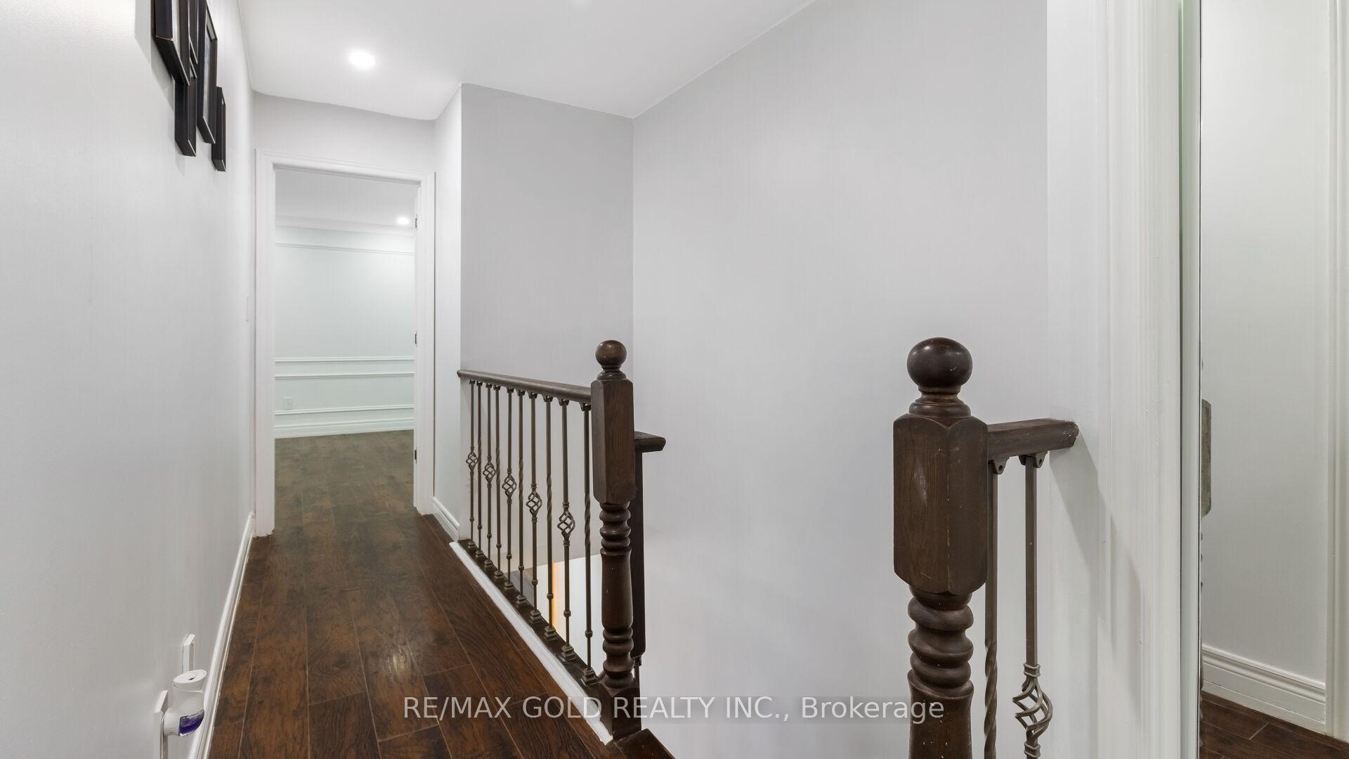 Photo 21 of 30 Sunnycroft Court, Hamilton, Waterdown — HOMEH