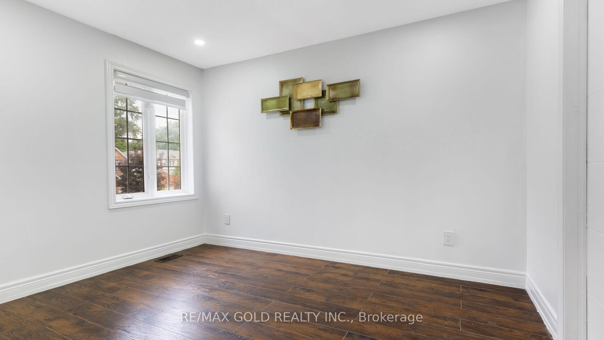 Photo 33 of 30 Sunnycroft Court, Hamilton, Waterdown — HOMEH