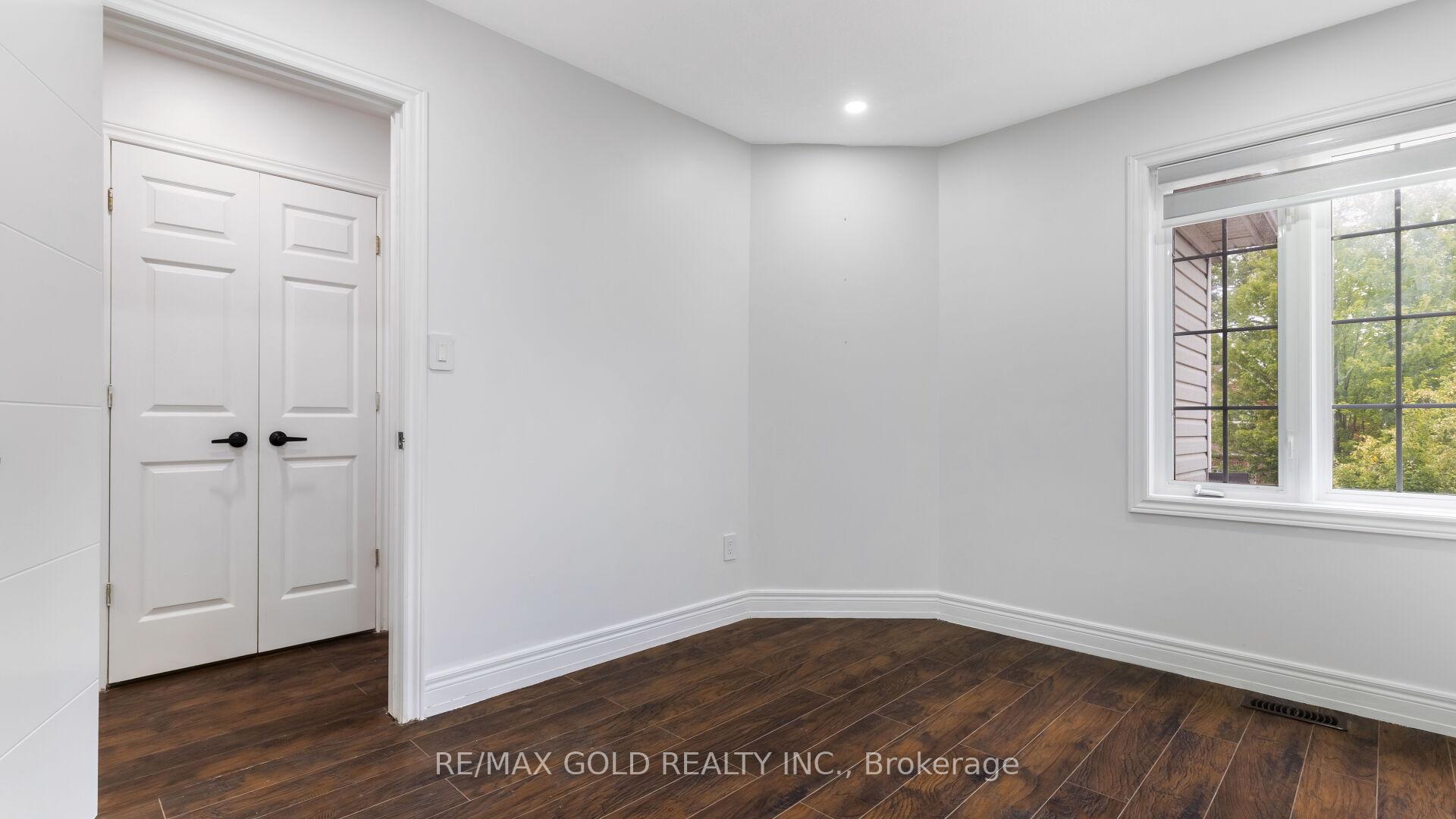 Photo 34 of 30 Sunnycroft Court, Hamilton, Waterdown — HOMEH