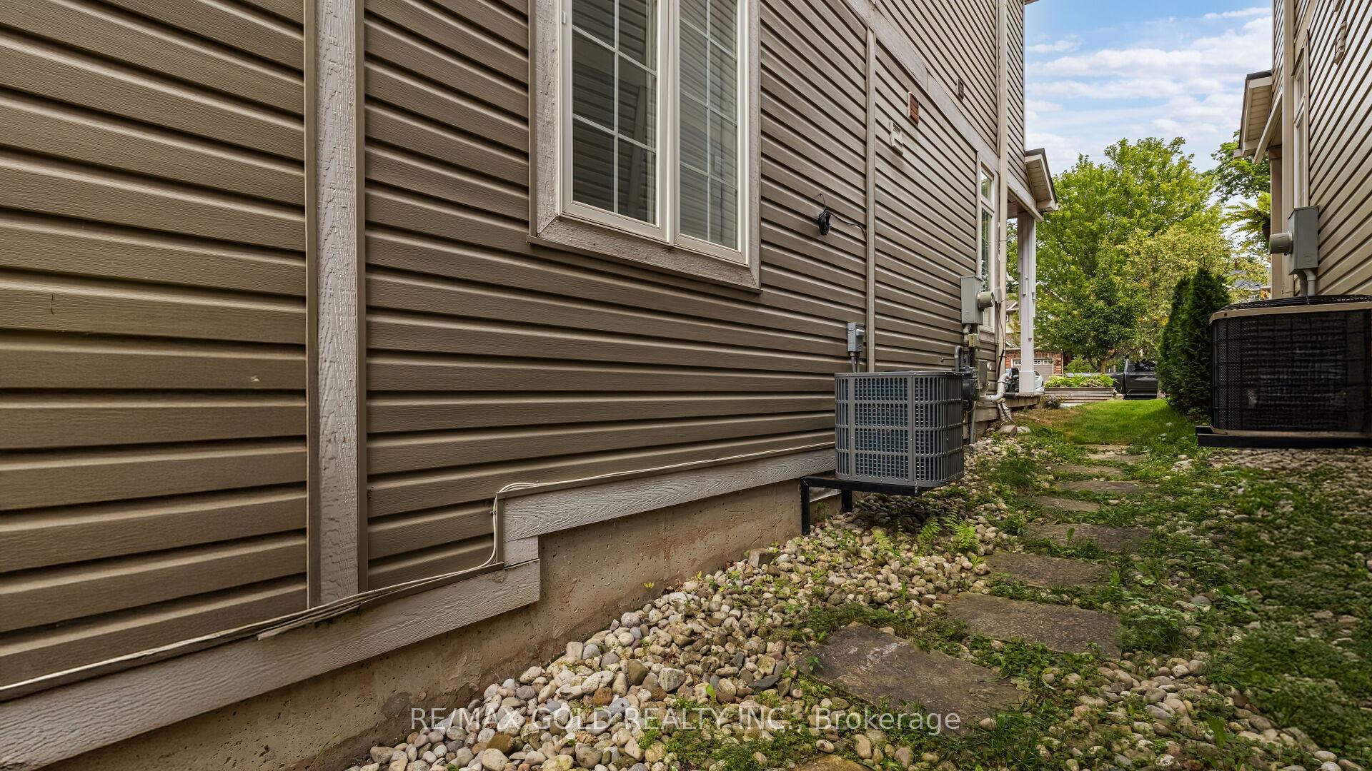 Photo 50 of 30 Sunnycroft Court, Hamilton, Waterdown — HOMEH