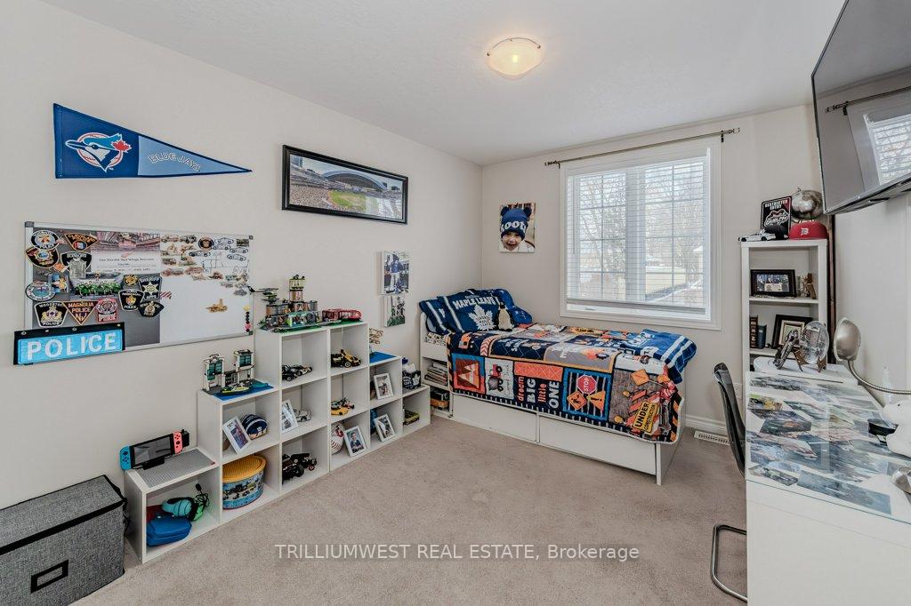 Photo 23 of 127 Law Drive, Guelph, Grange Road — HOMEH