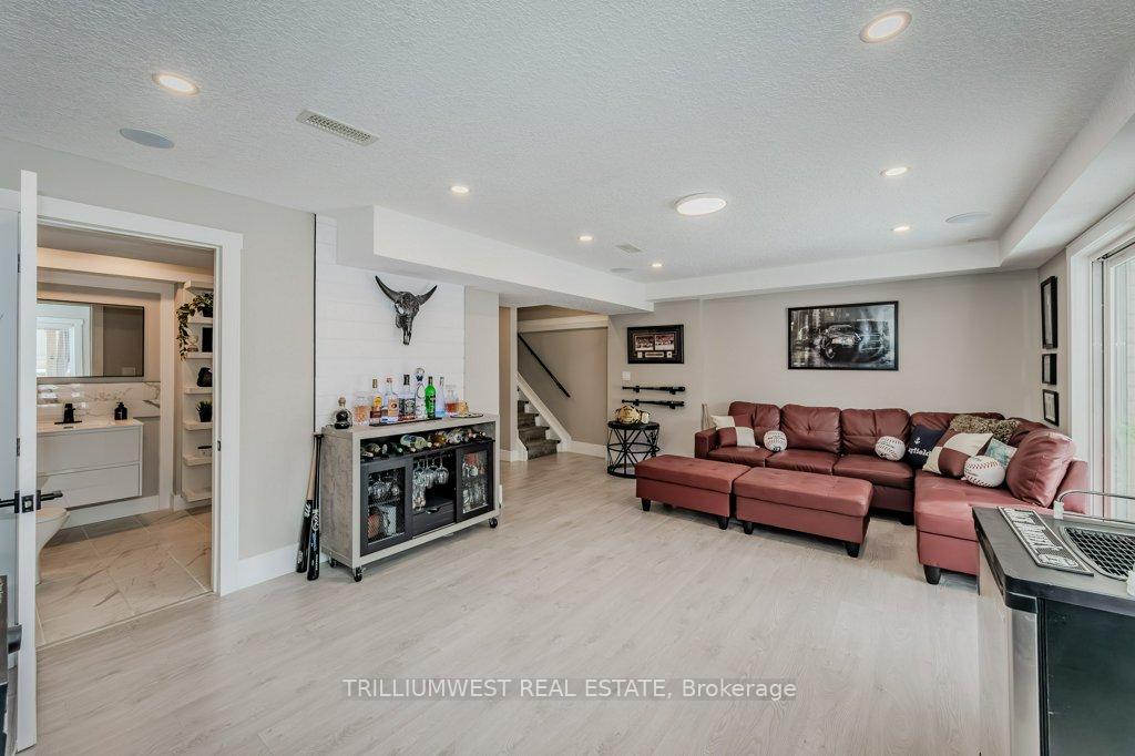 Photo 31 of 127 Law Drive, Guelph, Grange Road — HOMEH