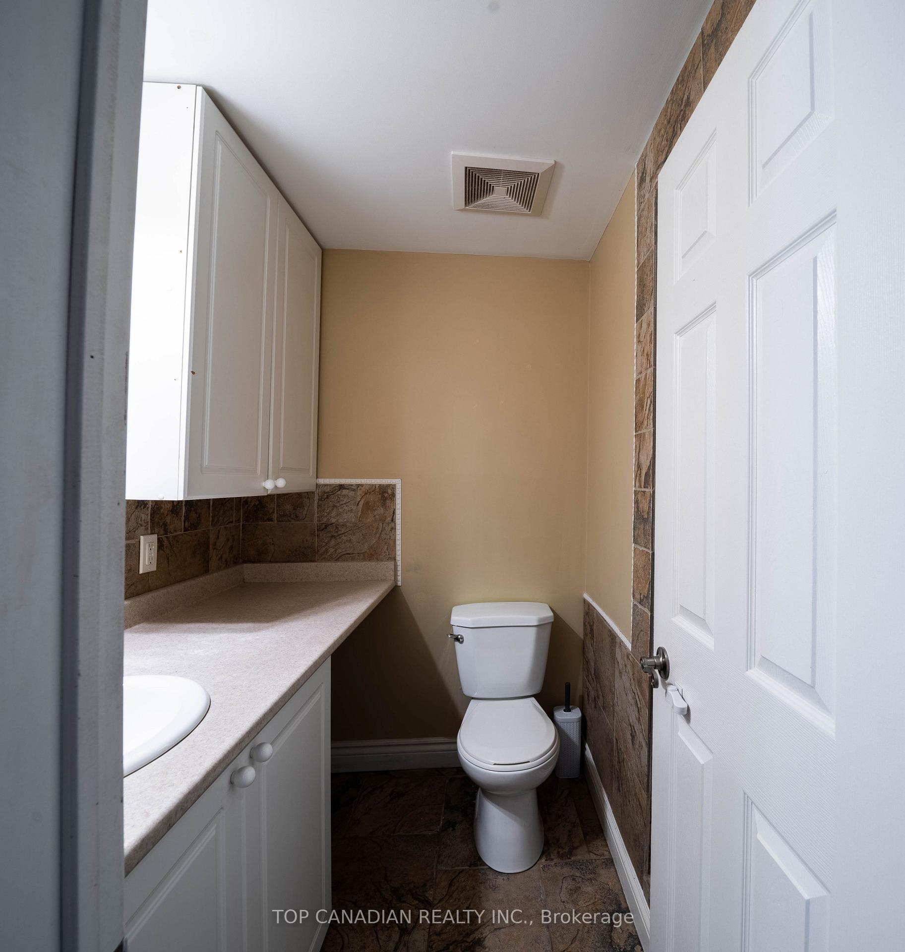 Photo 9 of Unit Basement, 23 Downey Circle, Aurora, Bayview Wellington — HOMEH