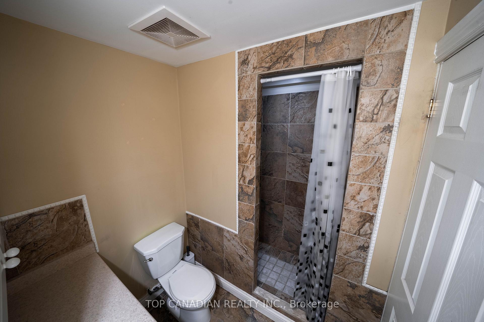 Photo 7 of Unit Basement, 23 Downey Circle, Aurora, Bayview Wellington — HOMEH