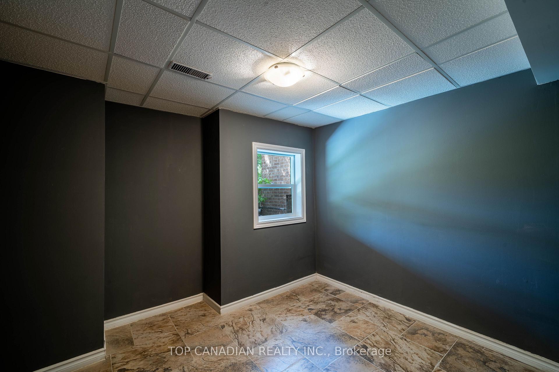 Photo 10 of Unit Basement, 23 Downey Circle, Aurora, Bayview Wellington — HOMEH