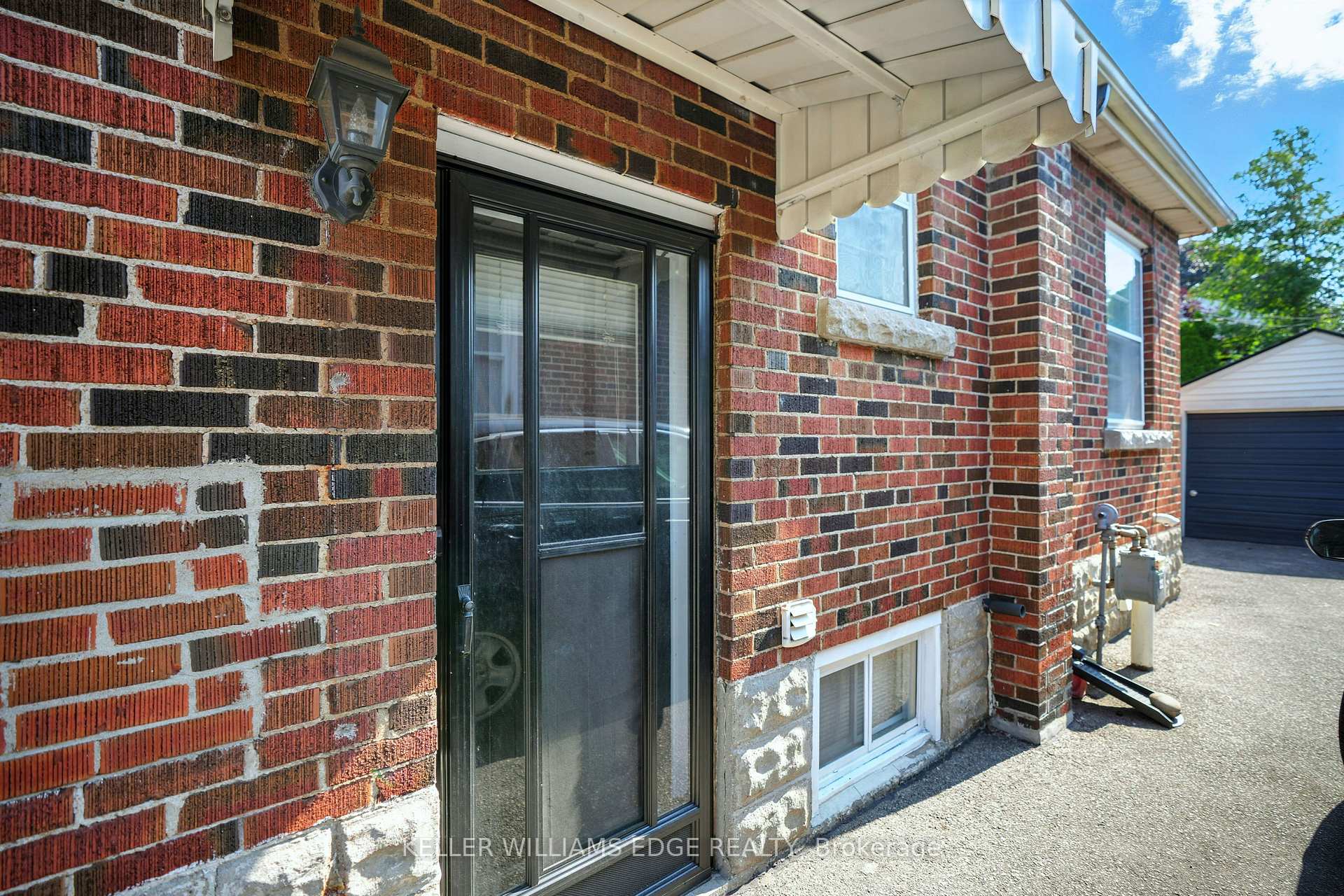 Photo 2 of 127 Garside Avenue S, Hamilton, Homeside — HOMEH