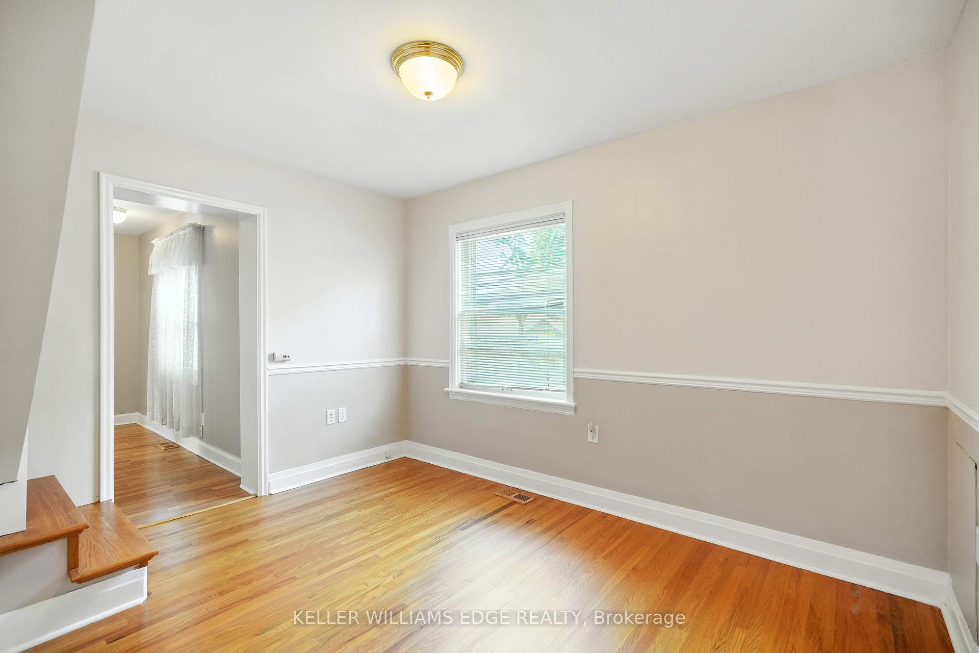 Photo 13 of 127 Garside Avenue S, Hamilton, Homeside — HOMEH