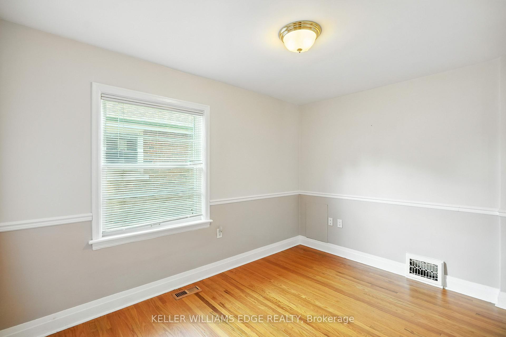 Photo 15 of 127 Garside Avenue S, Hamilton, Homeside — HOMEH