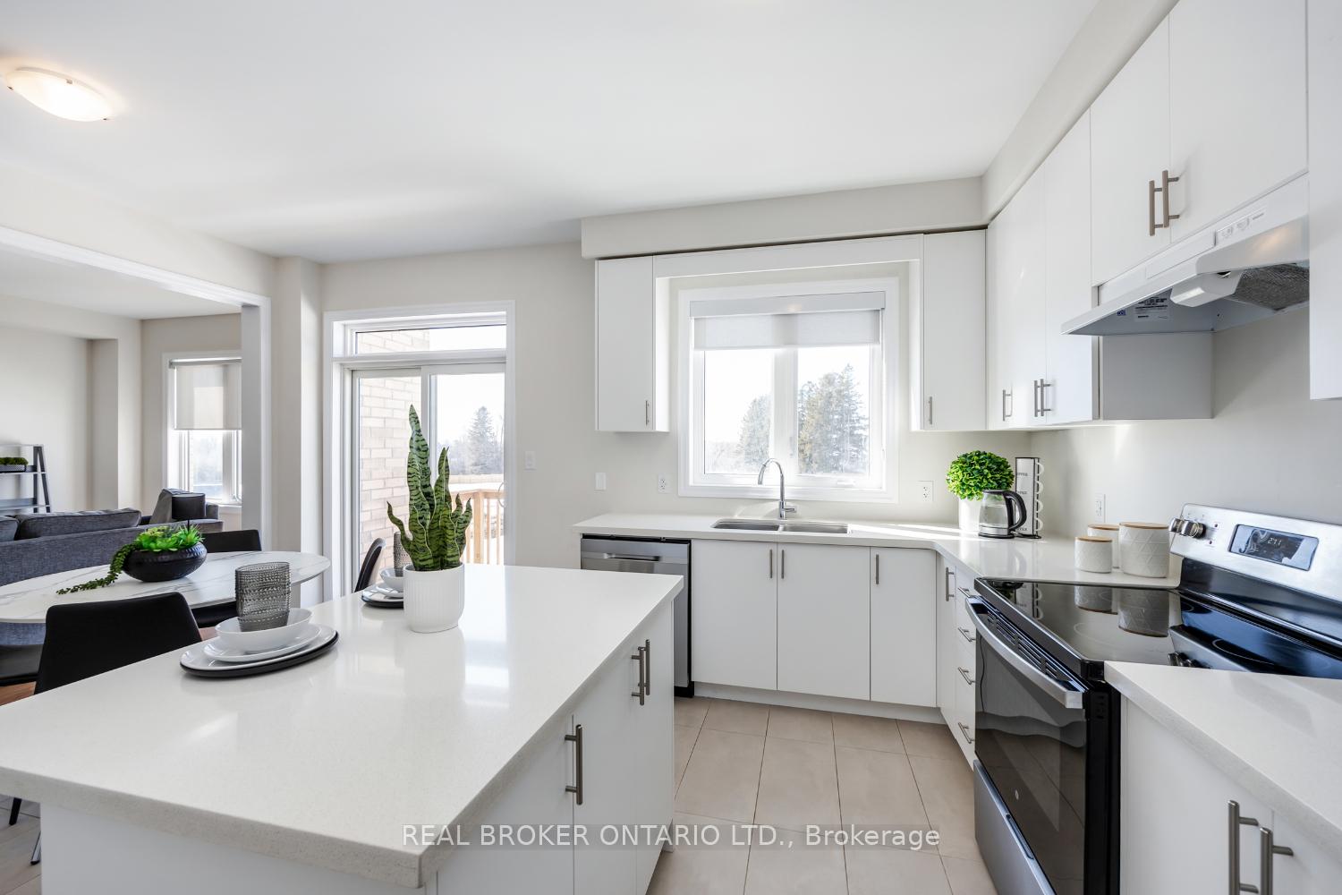Photo 7 of 102 Belmont Drive, Clarington, Newcastle — HOMEH