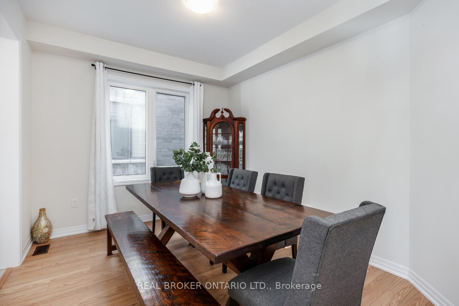 Photo 11 of 102 Belmont Drive, Clarington, Newcastle — HOMEH