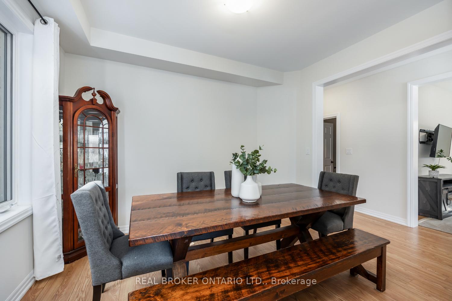 Photo 12 of 102 Belmont Drive, Clarington, Newcastle — HOMEH