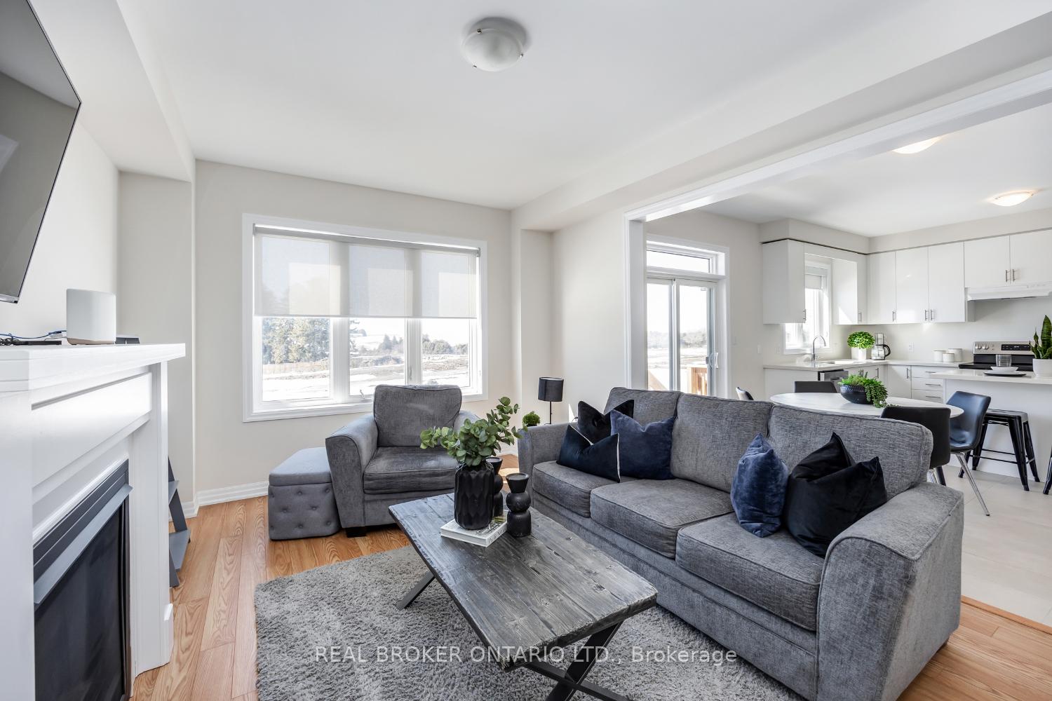 Photo 14 of 102 Belmont Drive, Clarington, Newcastle — HOMEH