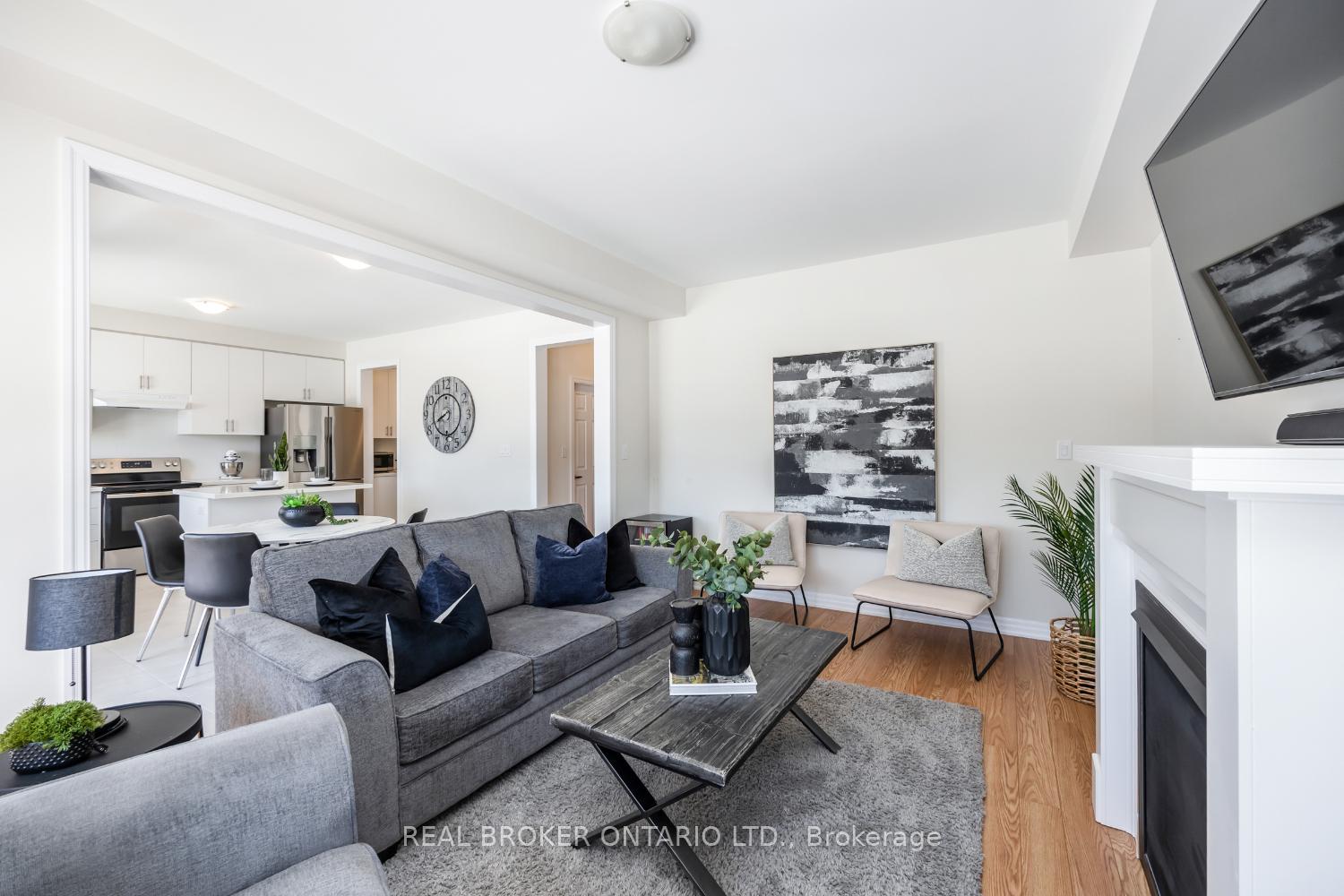 Photo 16 of 102 Belmont Drive, Clarington, Newcastle — HOMEH