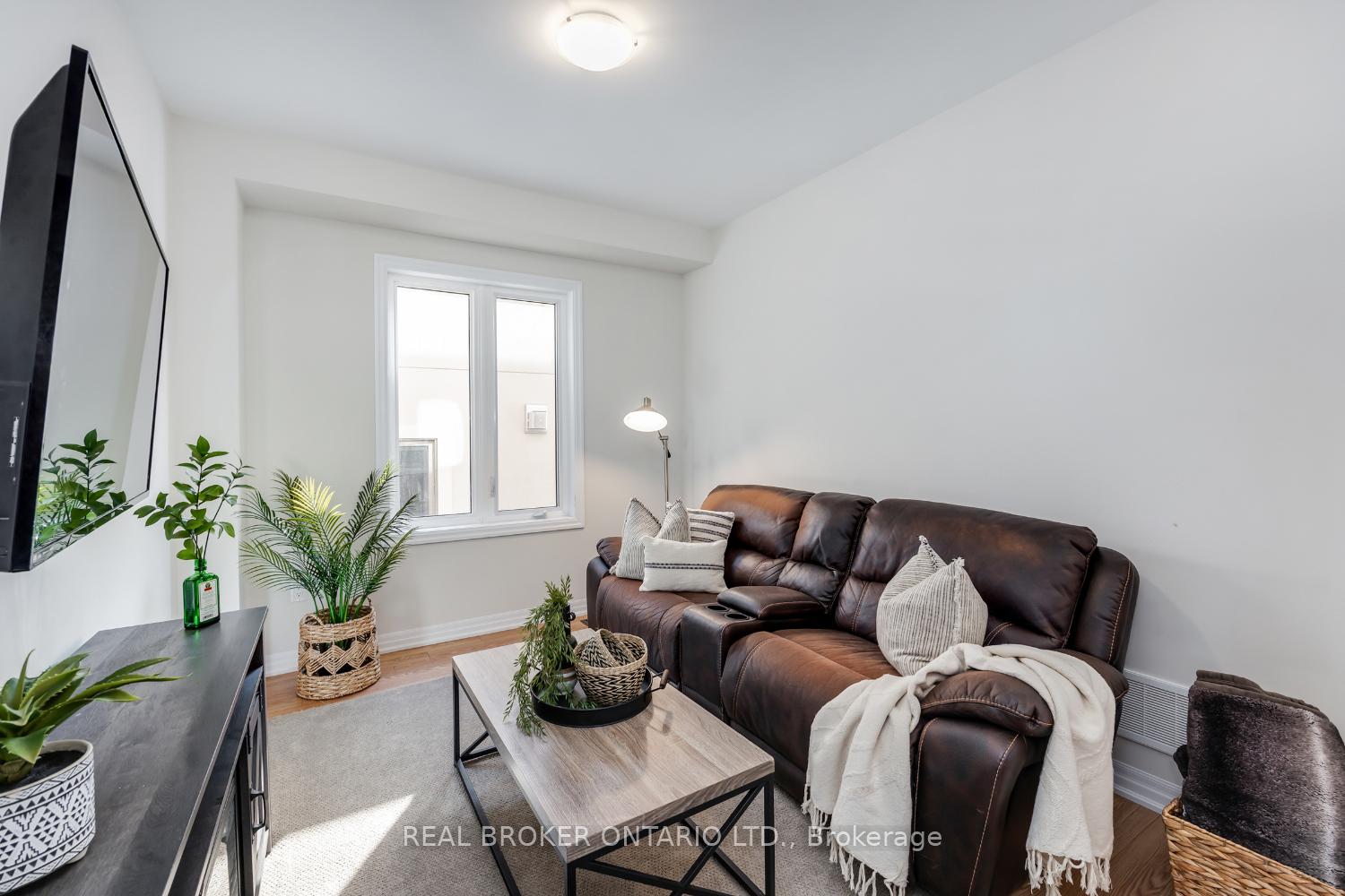 Photo 17 of 102 Belmont Drive, Clarington, Newcastle — HOMEH