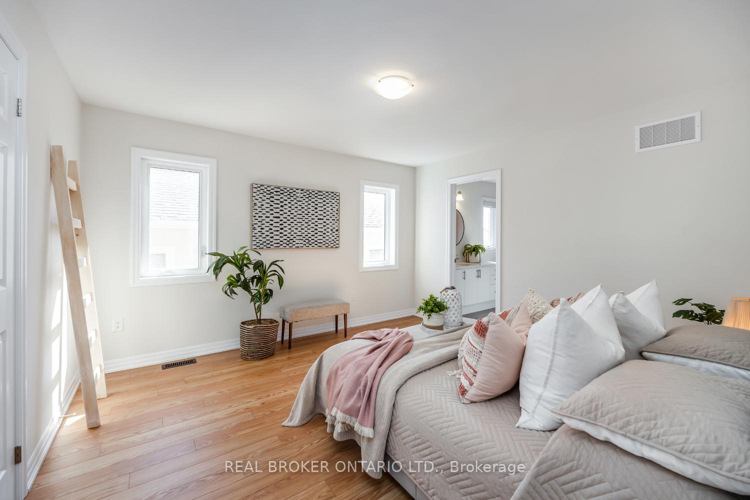 Photo 25 of 102 Belmont Drive, Clarington, Newcastle — HOMEH