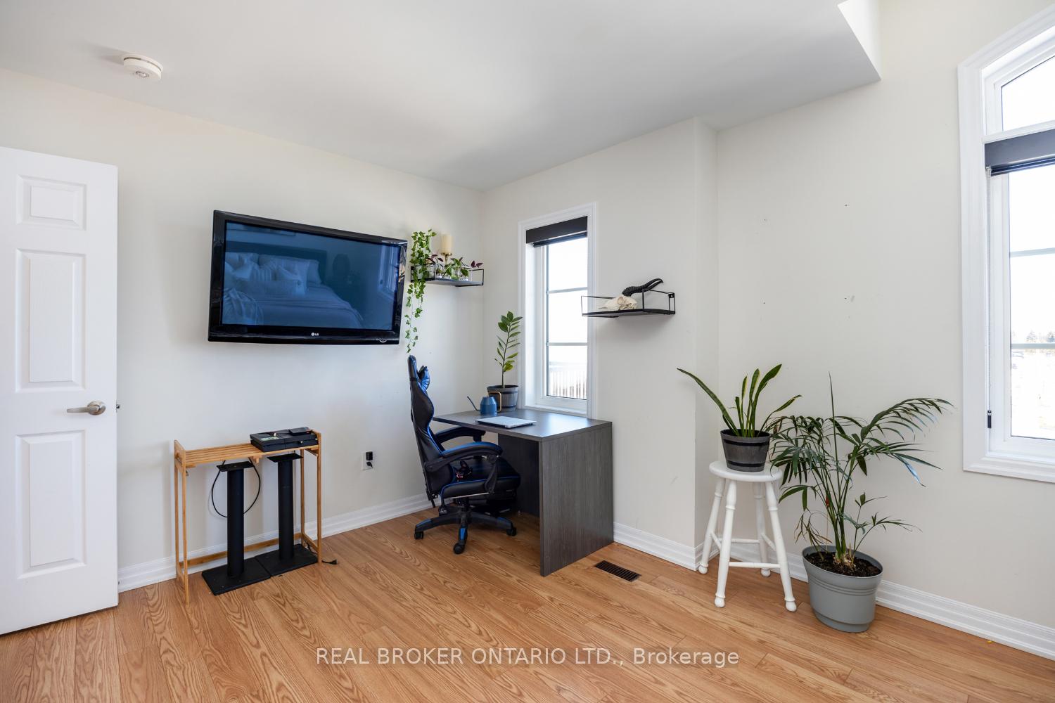 Photo 28 of 102 Belmont Drive, Clarington, Newcastle — HOMEH